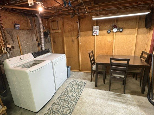 18 Barnold Street, West Warwick, RI 02893