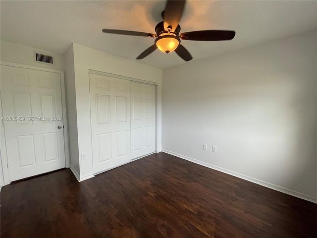 5025 Wiles Rd 303, Coconut Creek, FL 33073