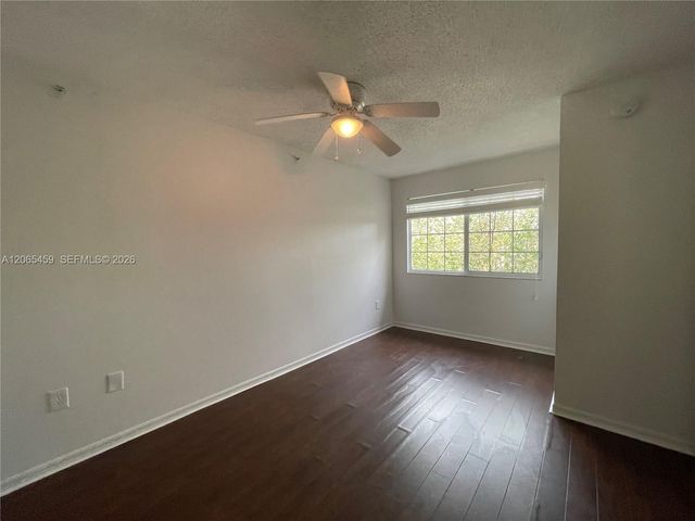 5025 Wiles Rd 303, Coconut Creek, FL 33073