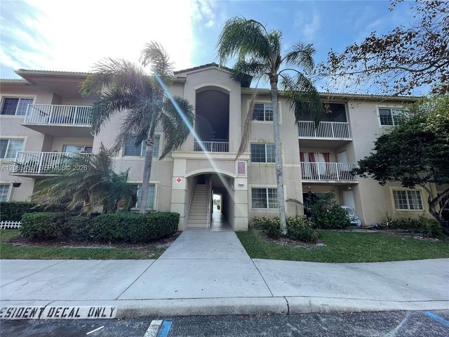 5025 Wiles Rd 303, Coconut Creek, FL 33073