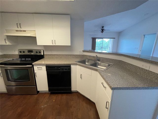 5025 Wiles Rd 303, Coconut Creek, FL 33073