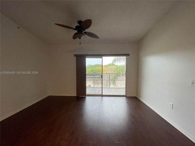 5025 Wiles Rd 303, Coconut Creek, FL 33073