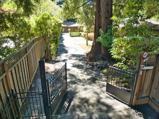 1225 San Mateo Drive, Menlo Park, CA 94025
