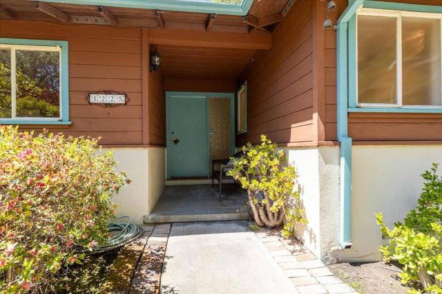 1225 San Mateo Drive, Menlo Park, CA 94025