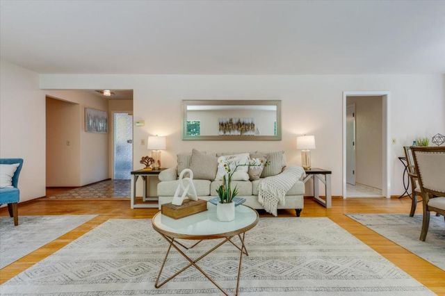 1225 San Mateo Drive, Menlo Park, CA 94025