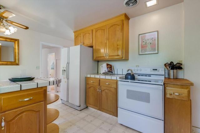 1225 San Mateo Drive, Menlo Park, CA 94025