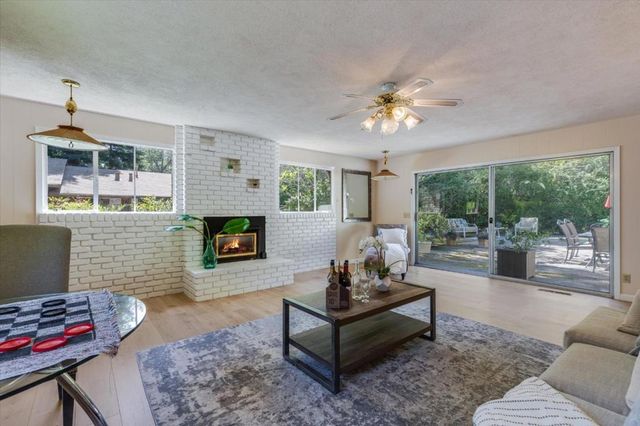 1225 San Mateo Drive, Menlo Park, CA 94025