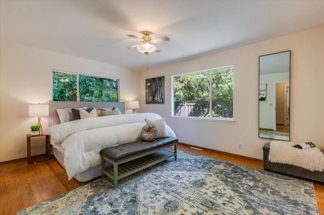 1225 San Mateo Drive, Menlo Park, CA 94025