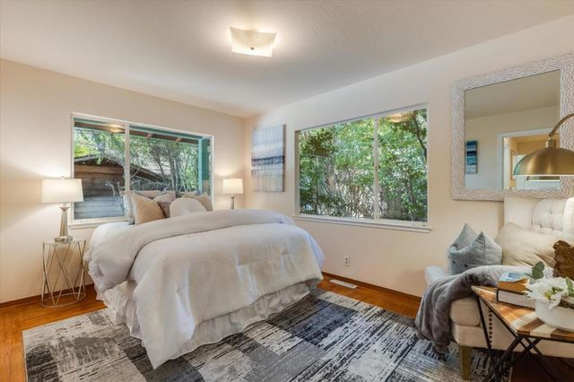 1225 San Mateo Drive, Menlo Park, CA 94025