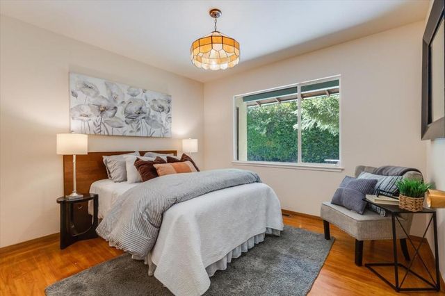 1225 San Mateo Drive, Menlo Park, CA 94025