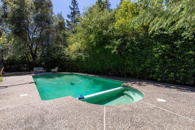 1225 San Mateo Drive, Menlo Park, CA 94025