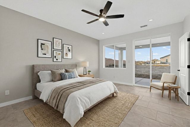 421 9th Avenue NE, Rio Rancho, NM 87124