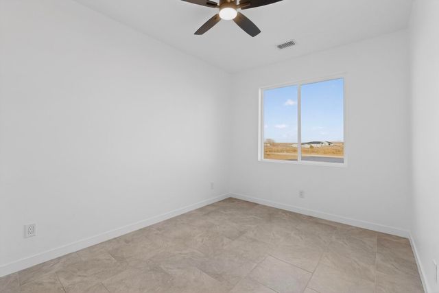 421 9th Avenue NE, Rio Rancho, NM 87124
