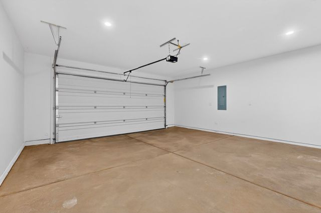 421 9th Avenue NE, Rio Rancho, NM 87124