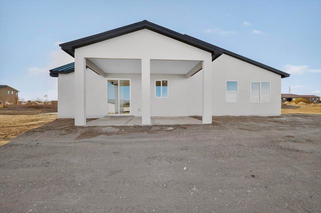 421 9th Avenue NE, Rio Rancho, NM 87124