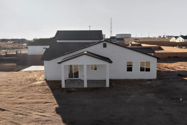 421 9th Avenue NE, Rio Rancho, NM 87124