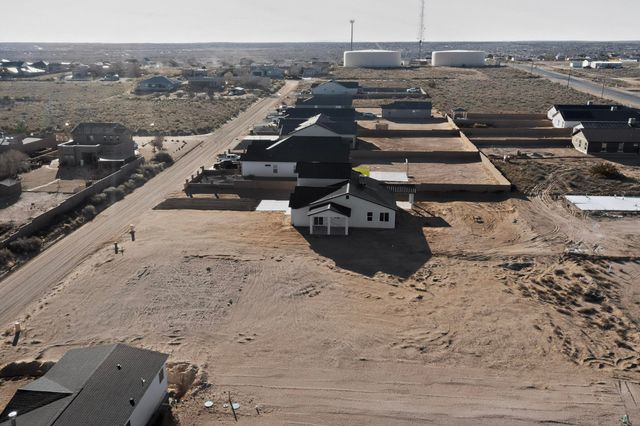 421 9th Avenue NE, Rio Rancho, NM 87124