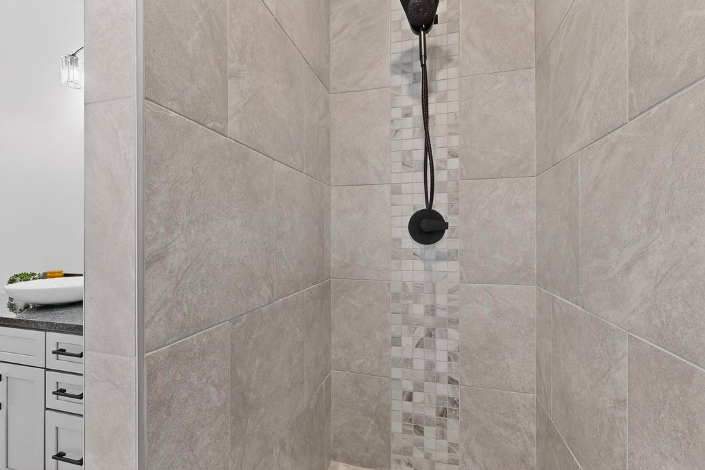 Image 26 of property listing at 421 9th Avenue NE, Rio Rancho, NM 87124