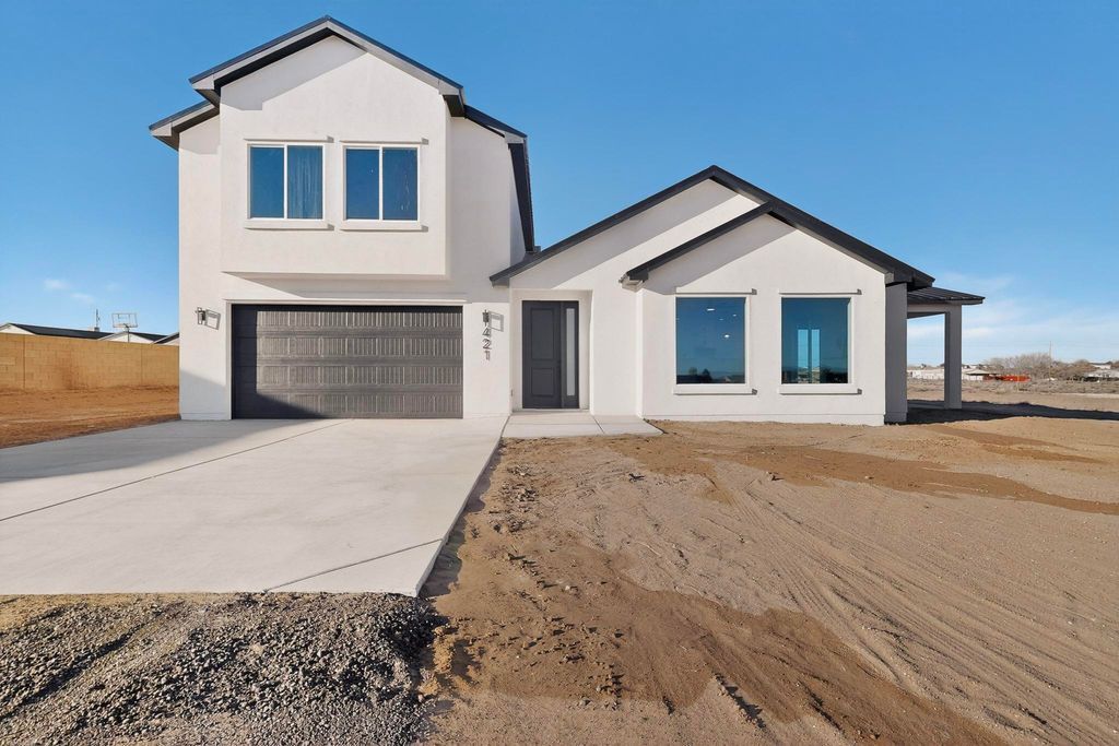 Image 3 of property listing at 421 9th Avenue NE, Rio Rancho, NM 87124