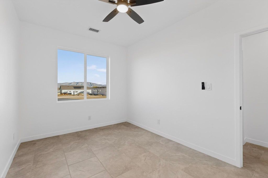 Image 33 of property listing at 421 9th Avenue NE, Rio Rancho, NM 87124