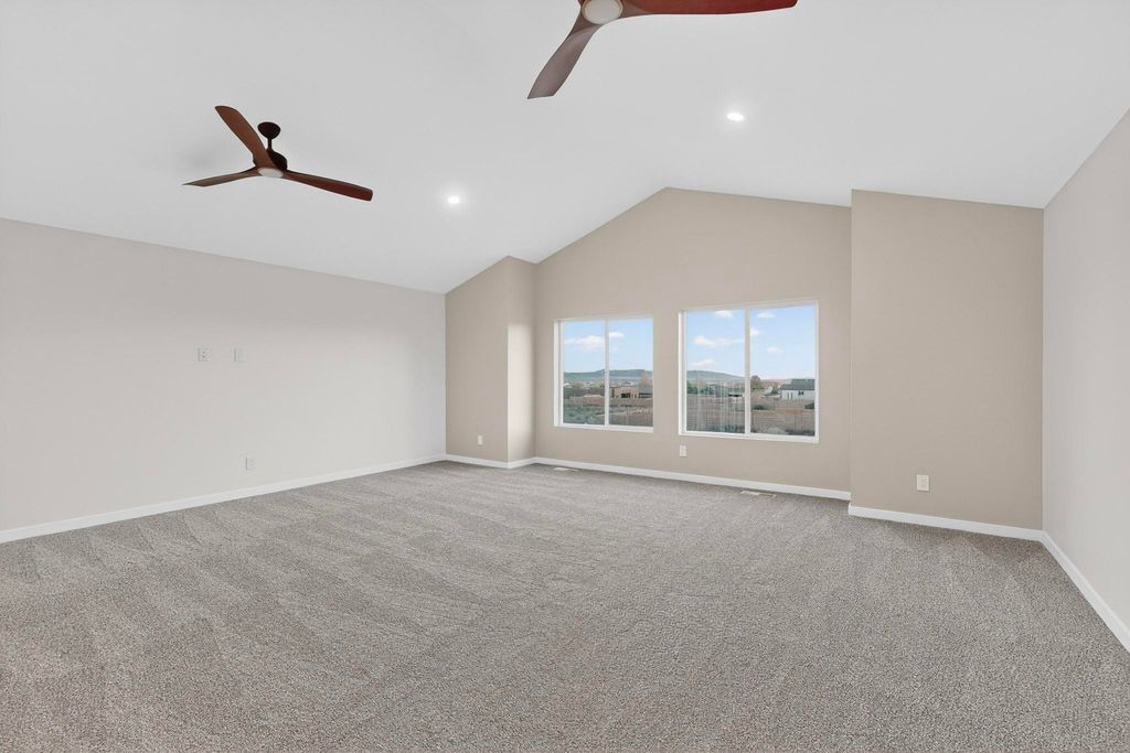 Image 38 of property listing at 421 9th Avenue NE, Rio Rancho, NM 87124