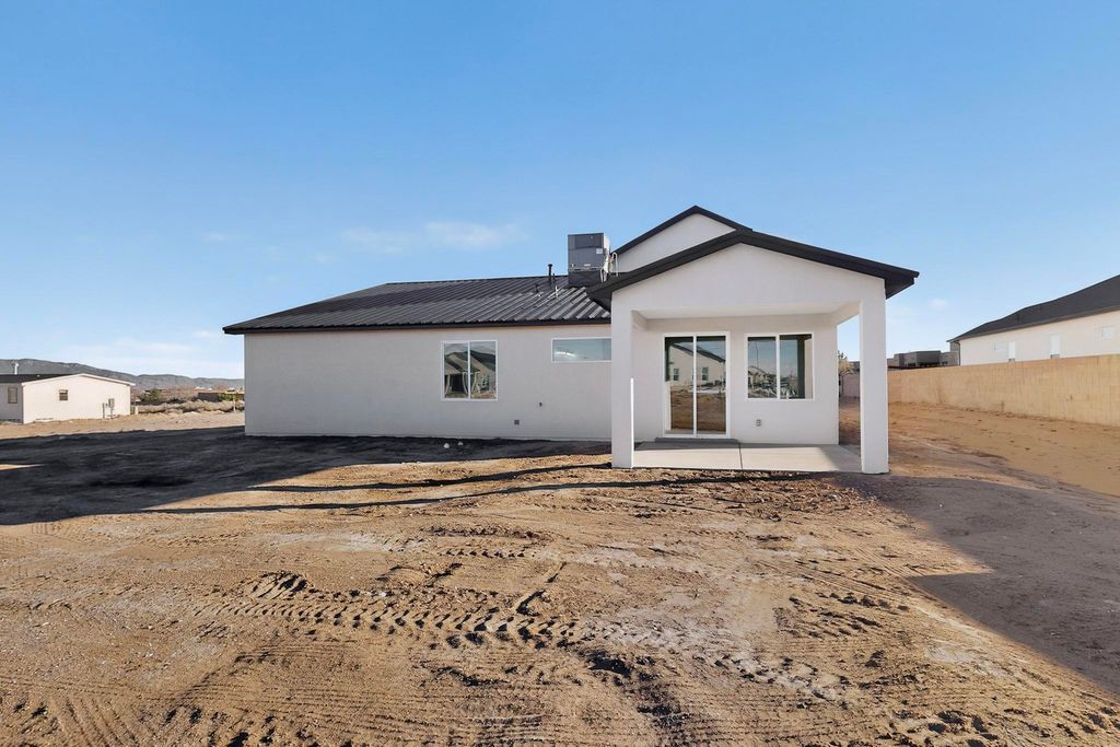 Image 47 of property listing at 421 9th Avenue NE, Rio Rancho, NM 87124