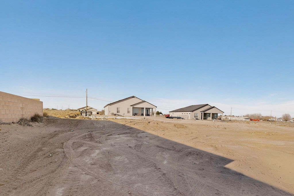 Image 49 of property listing at 421 9th Avenue NE, Rio Rancho, NM 87124