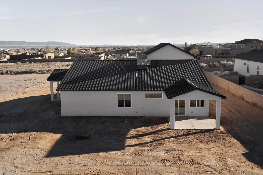 Image 52 of property listing at 421 9th Avenue NE, Rio Rancho, NM 87124