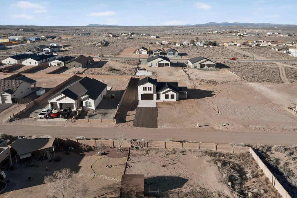 Image 57 of property listing at 421 9th Avenue NE, Rio Rancho, NM 87124