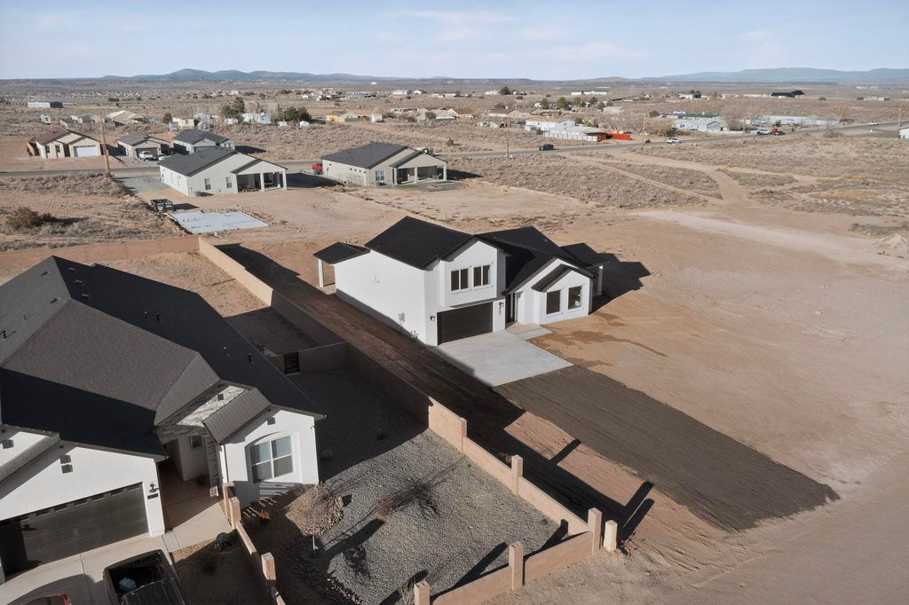 Image 58 of property listing at 421 9th Avenue NE, Rio Rancho, NM 87124