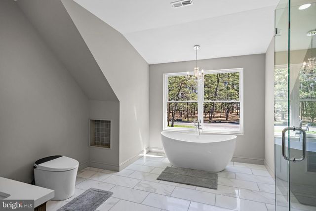 136 W CENTENNIAL DR, Medford, NJ 08055