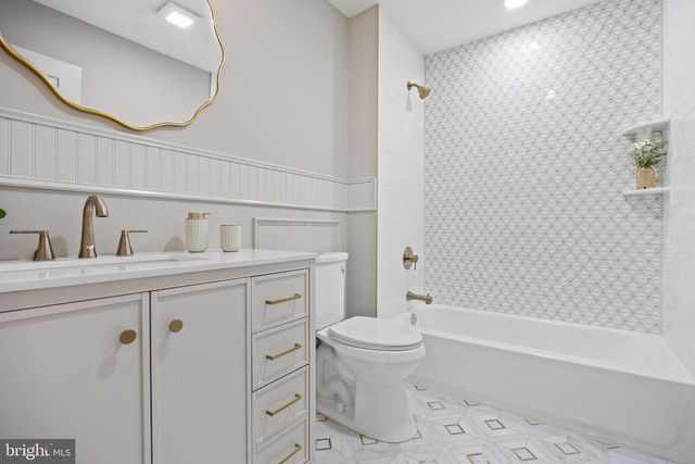 136 W CENTENNIAL DR, Medford, NJ 08055