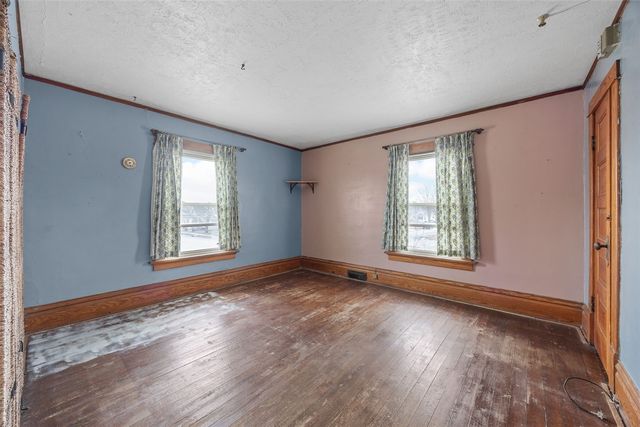 460 9th Avenue SW, Cedar Rapids, IA 52404