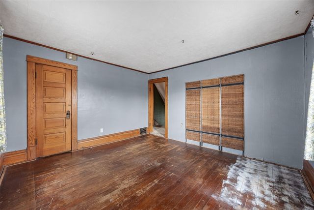 460 9th Avenue SW, Cedar Rapids, IA 52404