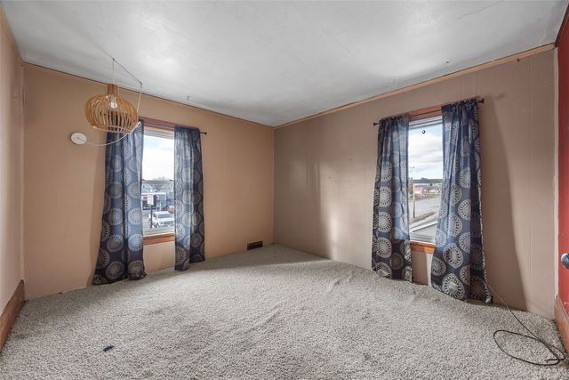 460 9th Avenue SW, Cedar Rapids, IA 52404