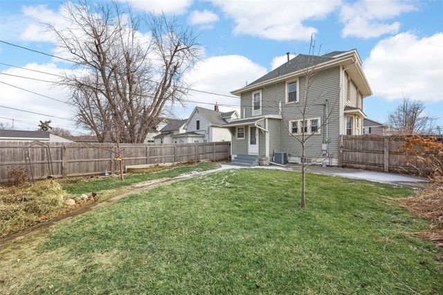 460 9th Avenue SW, Cedar Rapids, IA 52404