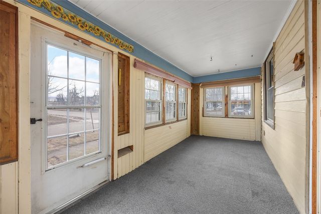 460 9th Avenue SW, Cedar Rapids, IA 52404