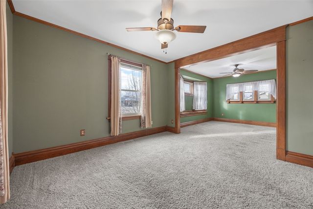 460 9th Avenue SW, Cedar Rapids, IA 52404