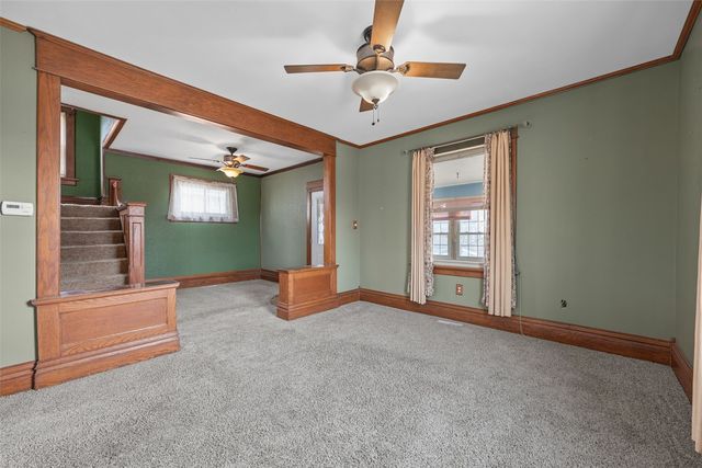 460 9th Avenue SW, Cedar Rapids, IA 52404