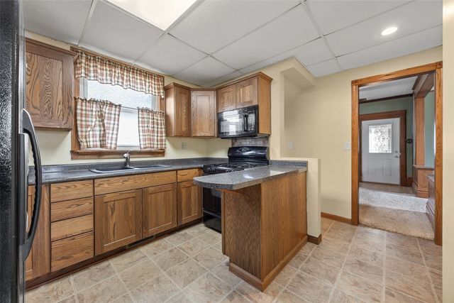 460 9th Avenue SW, Cedar Rapids, IA 52404