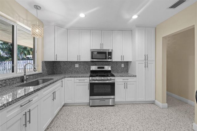8431 Pasadena Boulevard, Pembroke Pines, FL 33024
