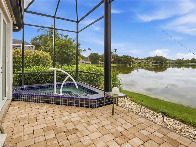6526 Ilex CIR, Naples, FL 34109