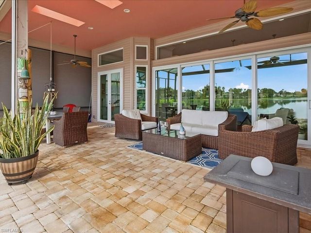 6526 Ilex CIR, Naples, FL 34109
