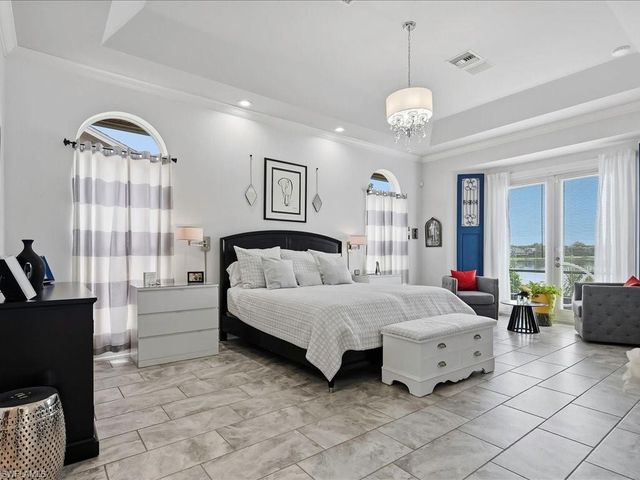 6526 Ilex CIR, Naples, FL 34109
