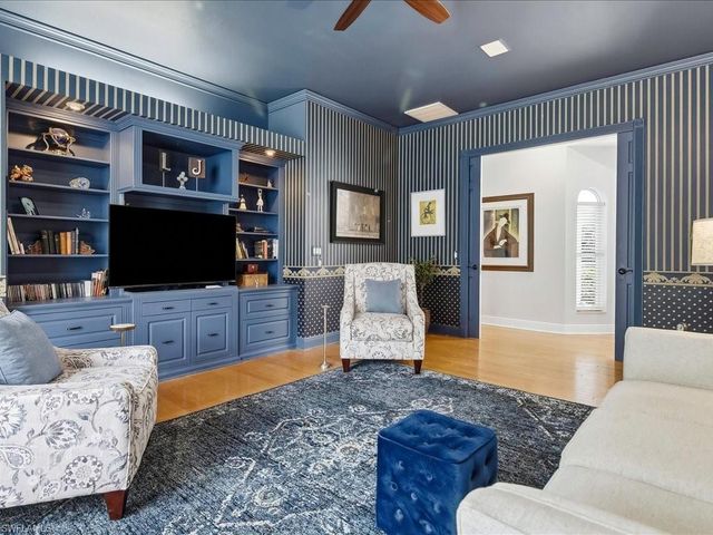 6526 Ilex CIR, Naples, FL 34109