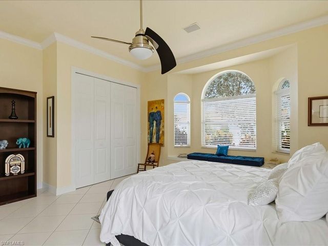 6526 Ilex CIR, Naples, FL 34109