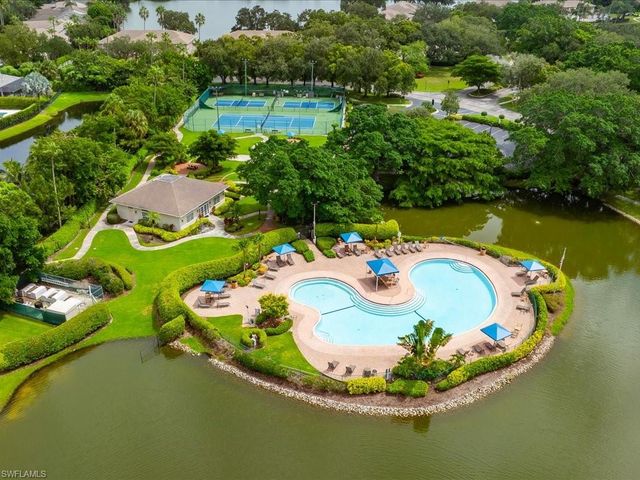 6526 Ilex CIR, Naples, FL 34109