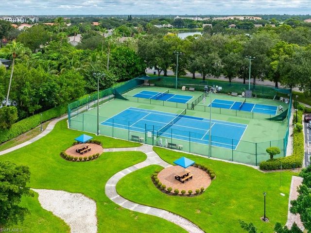 6526 Ilex CIR, Naples, FL 34109