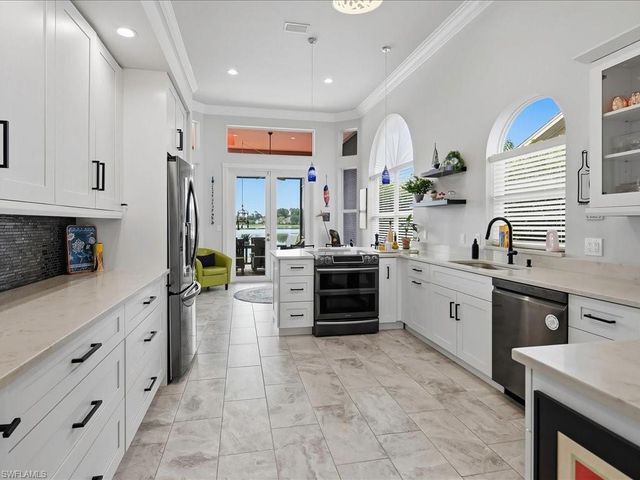 6526 Ilex CIR, Naples, FL 34109