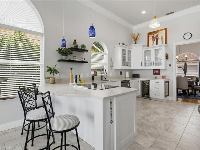 6526 Ilex CIR, Naples, FL 34109